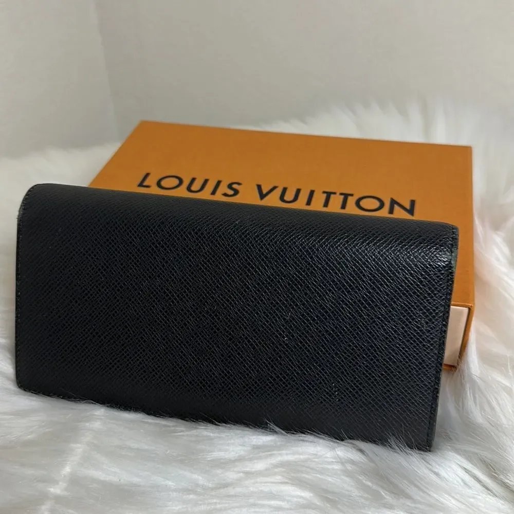 💯Authentic Louis Vuitton Bifold Long Wallet🍀